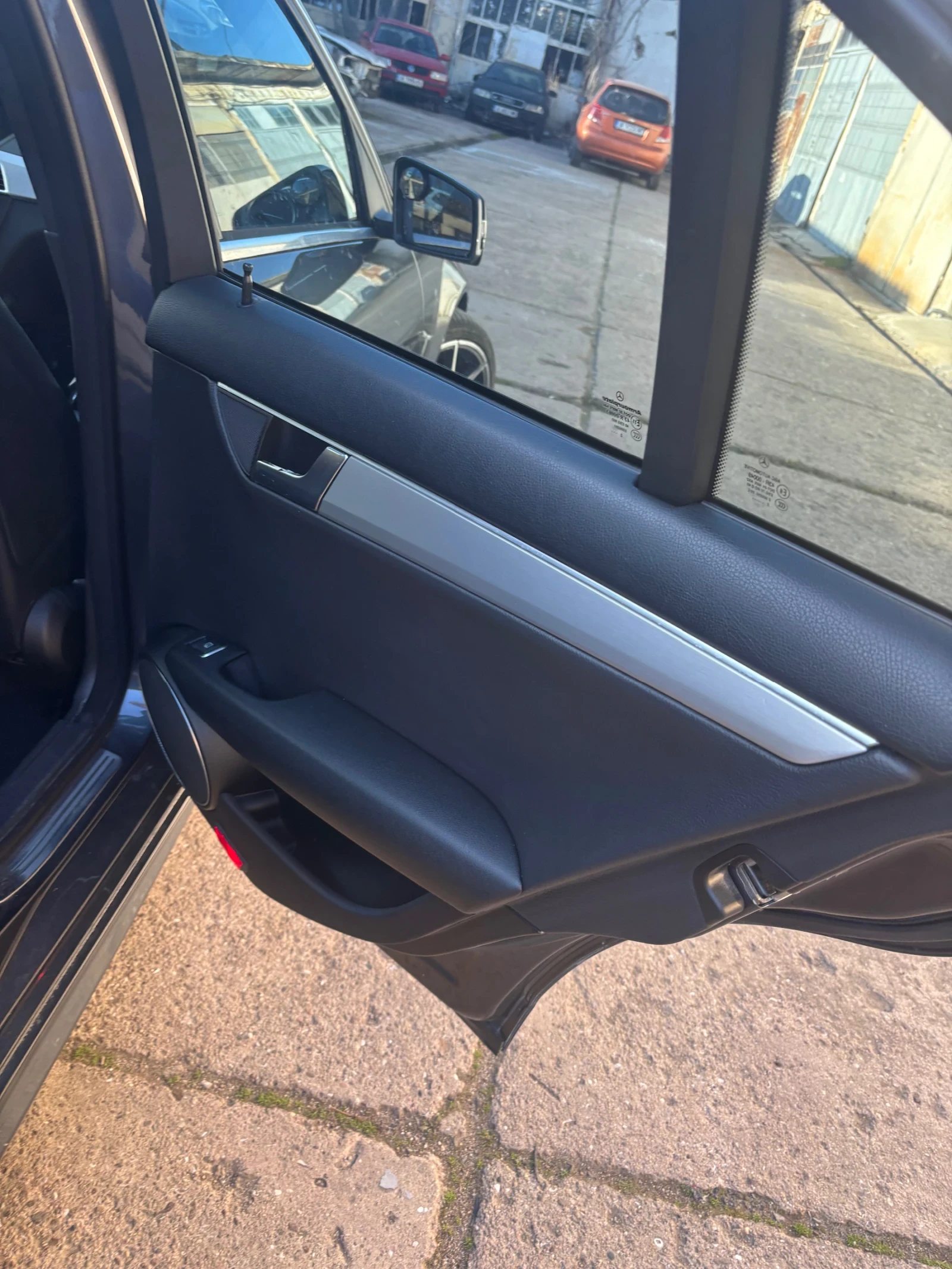 Mercedes-Benz C 250, снимка 13 - Автомобили и джипове - 53775147