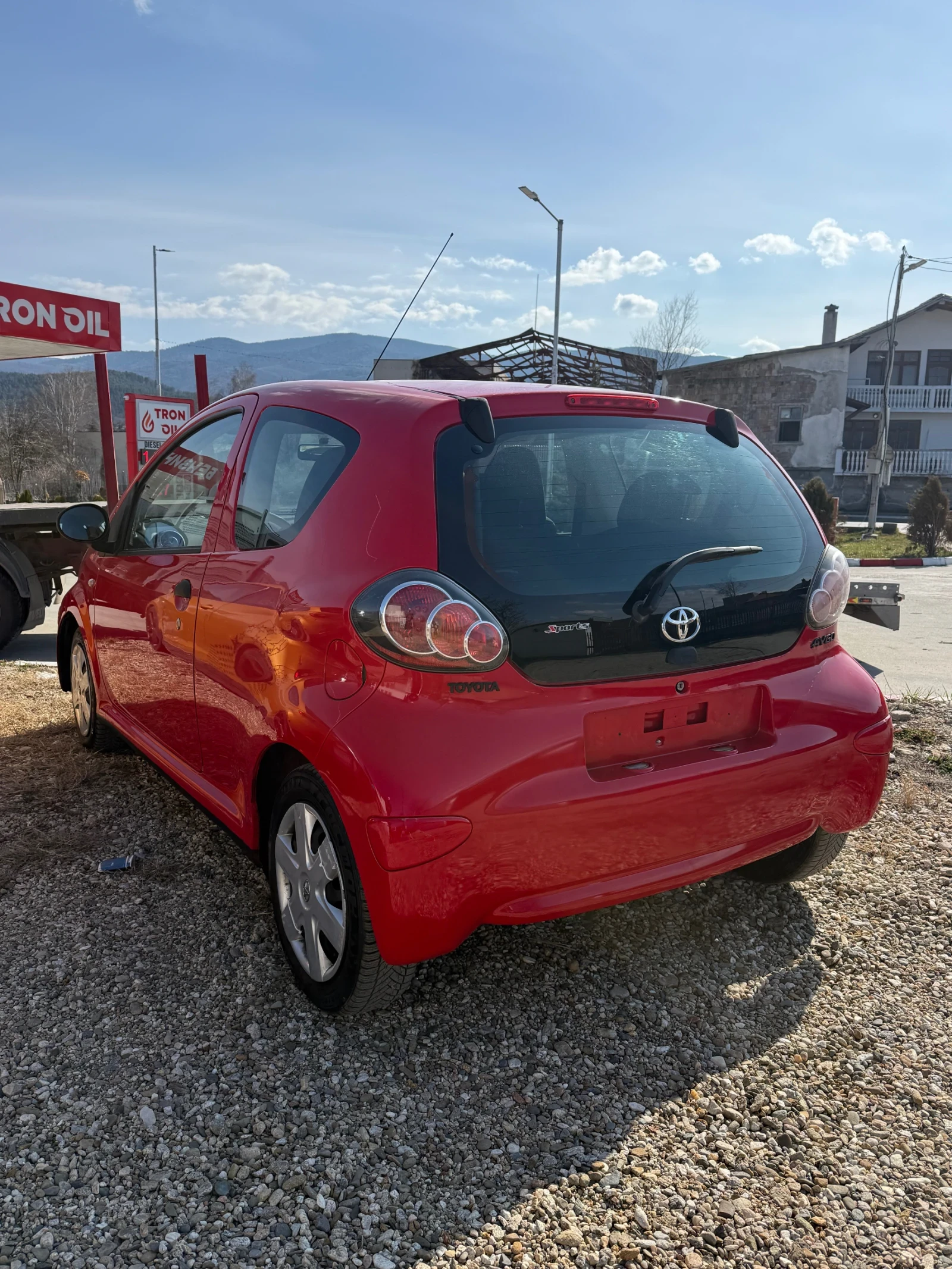 Toyota Aygo 1.0 VVTI напълно обслужена внос Германия, снимка 4 - Автомобили и джипове - 53755959