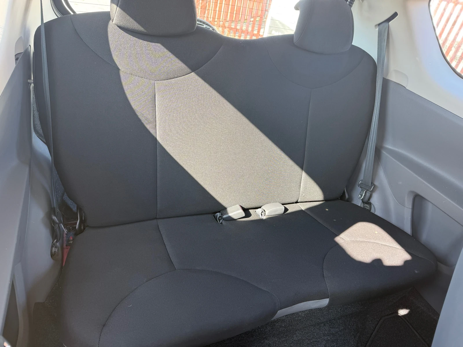 Toyota Aygo 1.0 VVTI напълно обслужена внос Германия, снимка 10 - Автомобили и джипове - 53755959