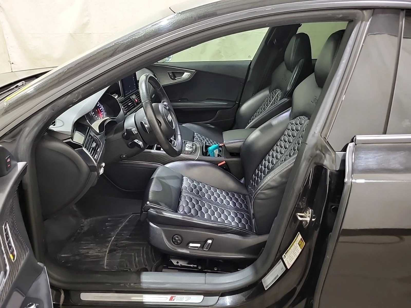 Audi Rs7 С РЕГИСТРАЦИЯ & АВТО КРЕДИТ, снимка 7 - Автомобили и джипове - 53903264