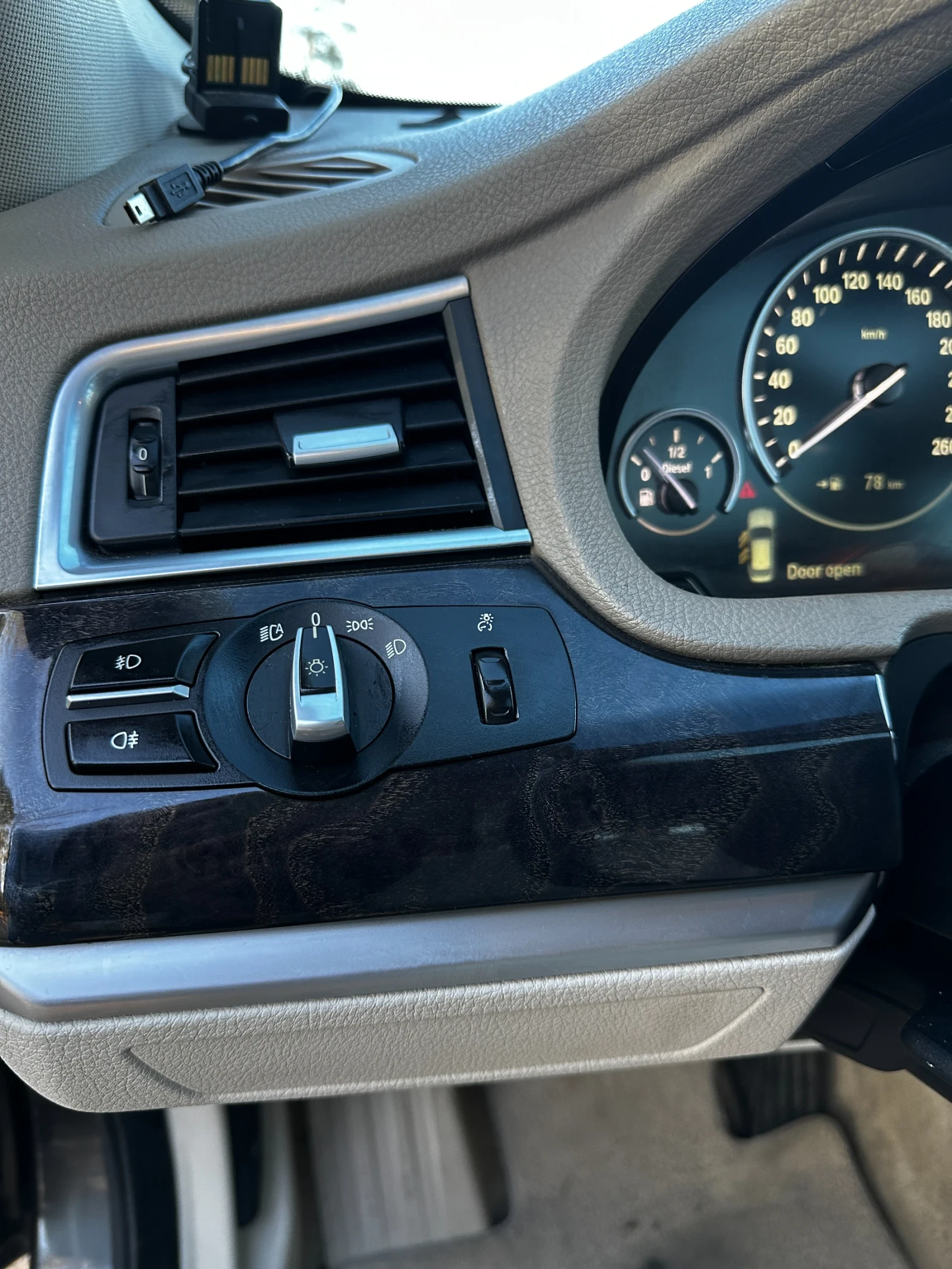 BMW 5 Gran Turismo 3.0 X-drive, снимка 9 - Автомобили и джипове - 53923061