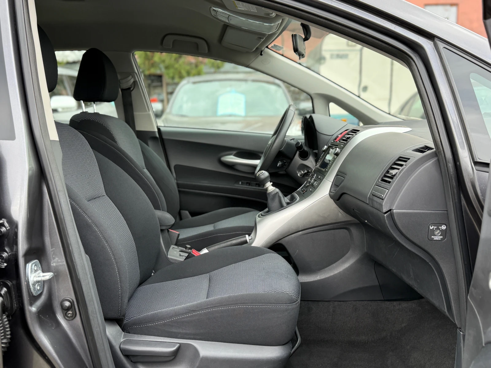 Toyota Auris 1.6i-132К.С, КАТО НОВА, 139Х.КМ, ФЕЙСЛИФТ, КАМЕРА, снимка 9 - Автомобили и джипове - 54166146