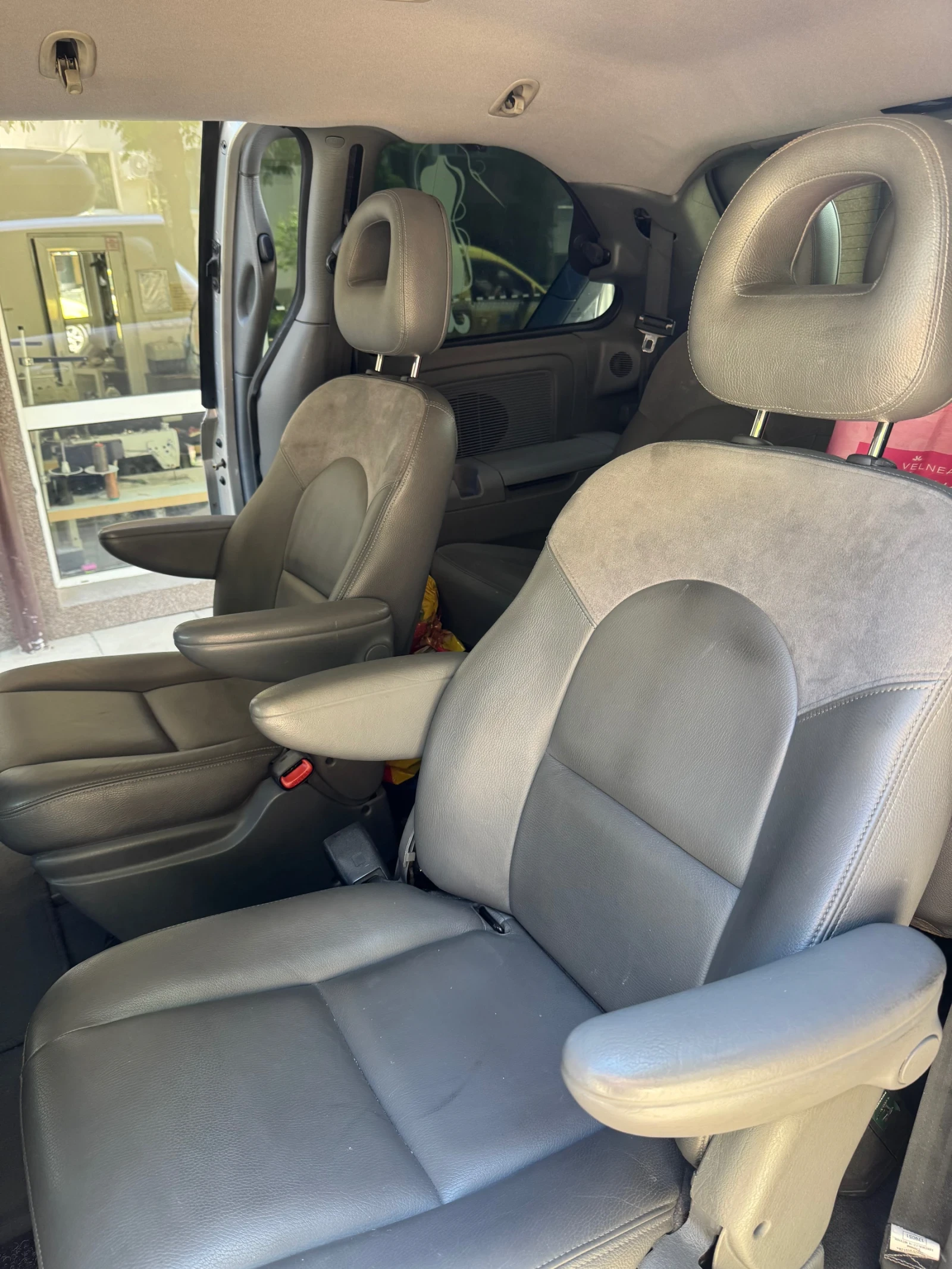 Chrysler Voyager 2, 8, снимка 6 - Автомобили и джипове - 54440674