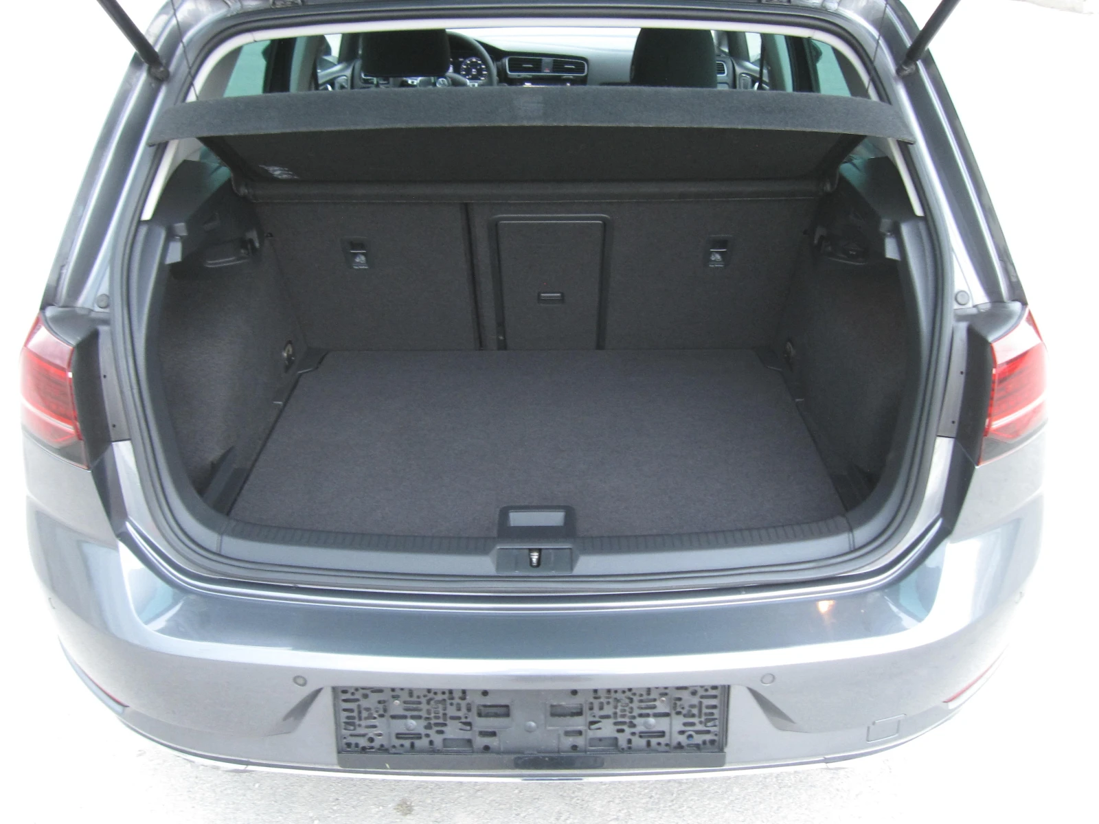 VW Golf R-Line, 1, 6-TDI, Digital, Matrix, снимка 5 - Автомобили и джипове - 54457930