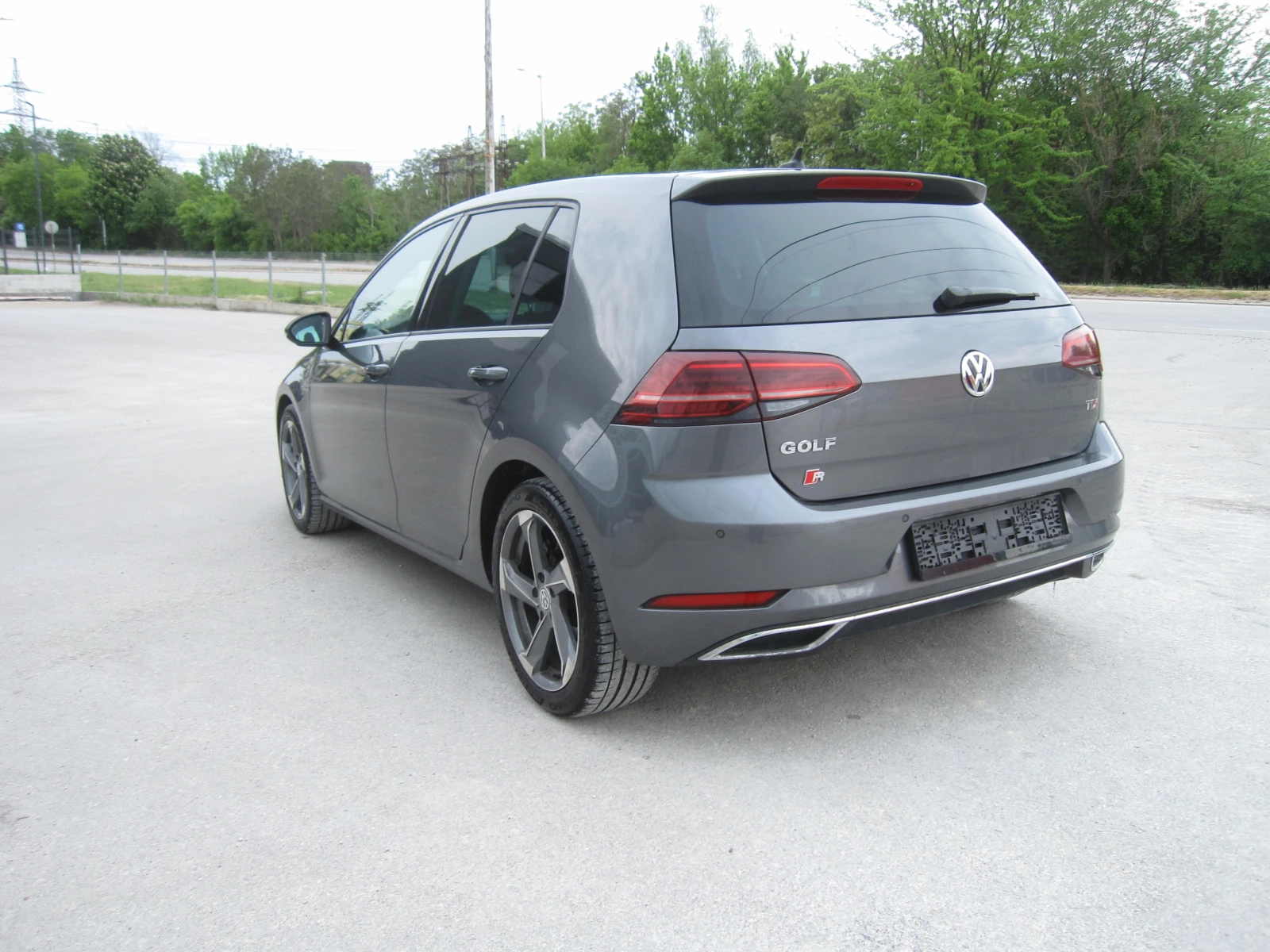 VW Golf R-Line, 1, 6-TDI, Digital, Matrix, снимка 3 - Автомобили и джипове - 54457930