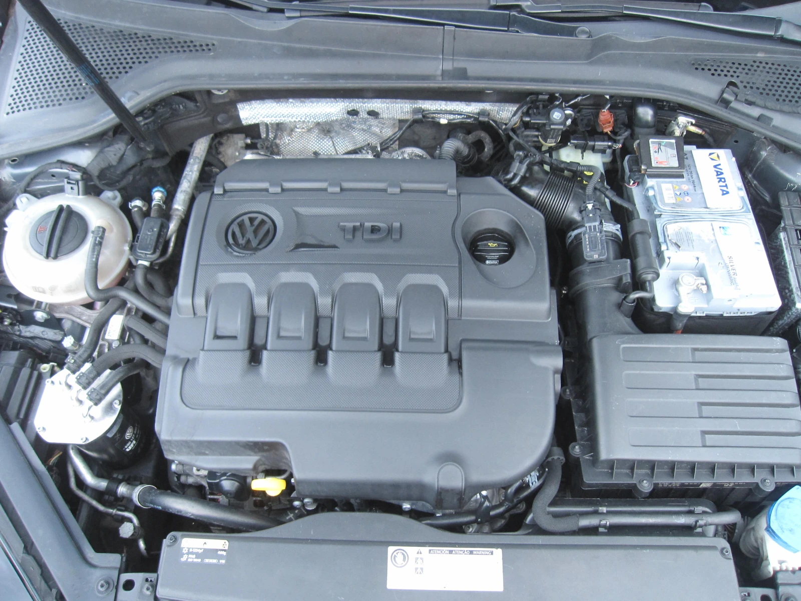 VW Golf R-Line, 1, 6-TDI, Digital, Matrix, снимка 15 - Автомобили и джипове - 54457930