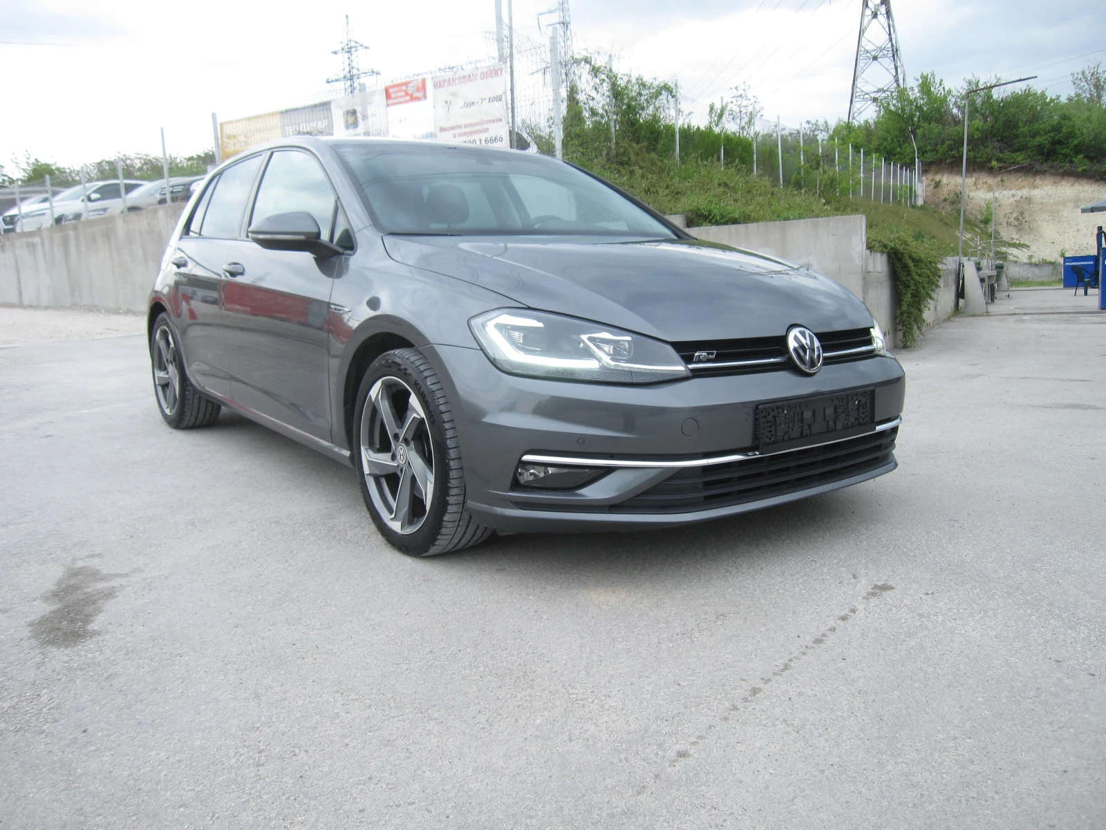 VW Golf R-Line, 1, 6-TDI, Digital, Matrix, снимка 2 - Автомобили и джипове - 54457930