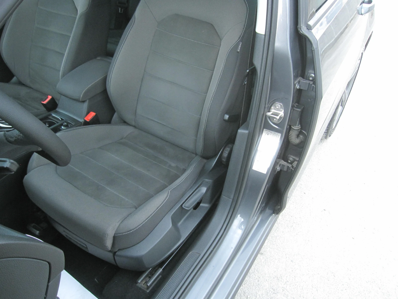 VW Golf R-Line, 1, 6-TDI, Digital, Matrix, снимка 11 - Автомобили и джипове - 54457930