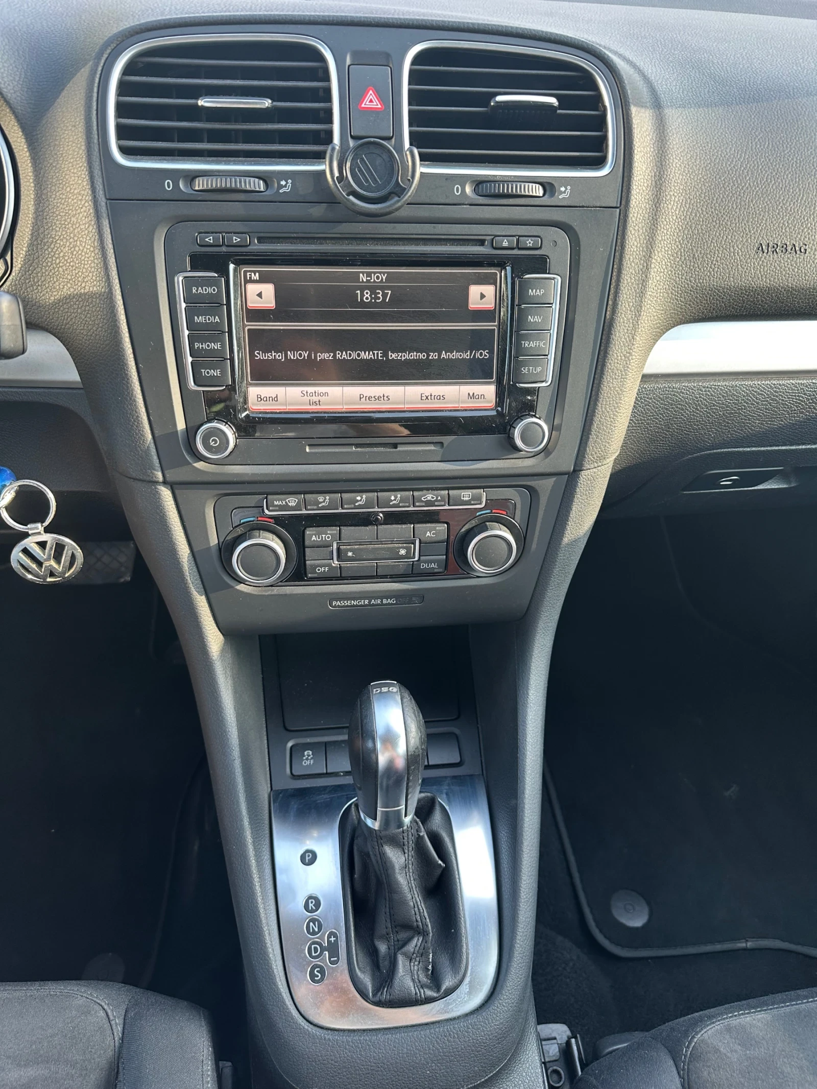 VW Golf 2.0 TDI AVTOMAT 2012 година, снимка 9 - Автомобили и джипове - 54511727