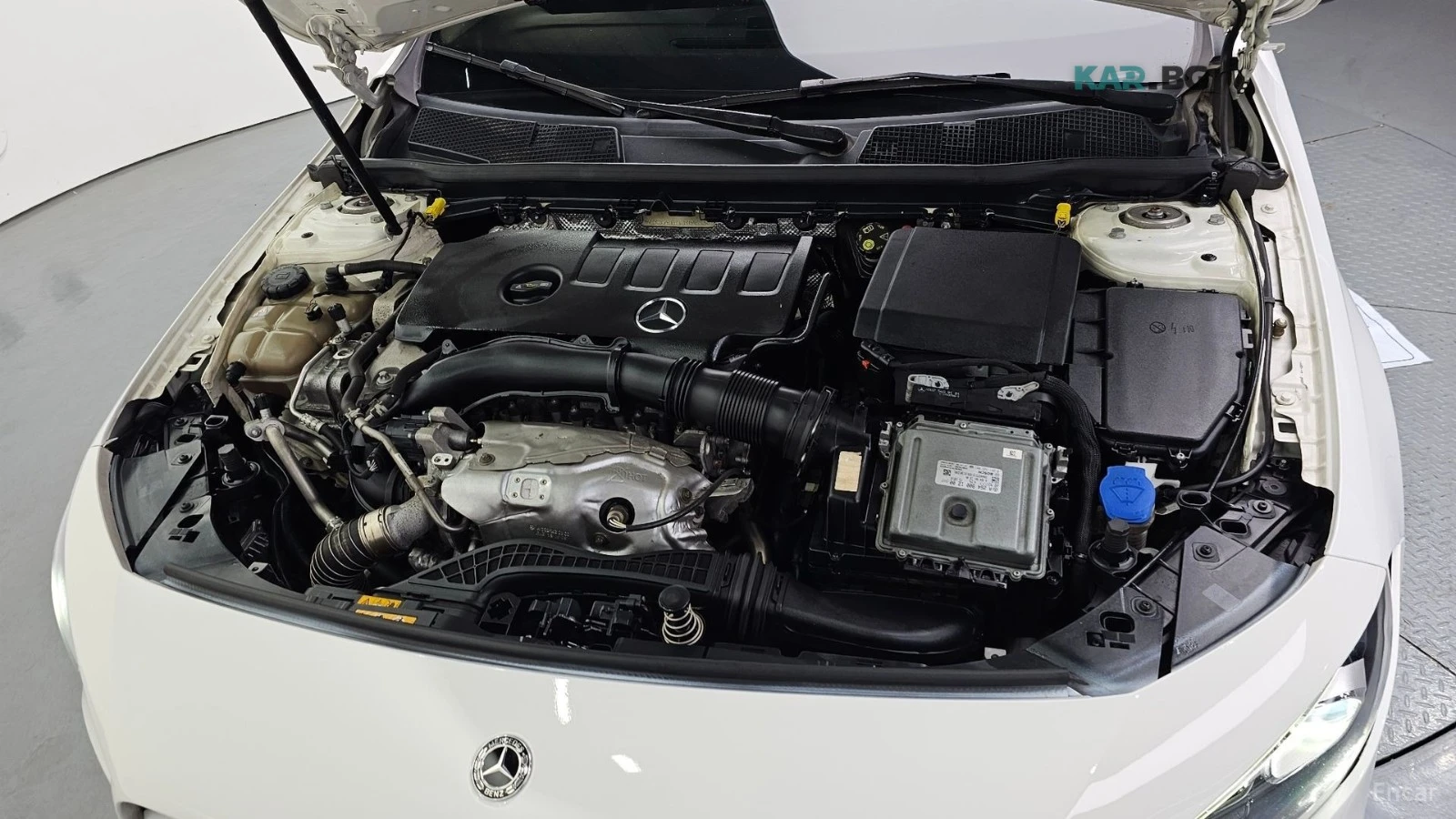 Mercedes-Benz A 250 4MATIC* ПОДГРЕВ* КАМЕРА* LANE* ASSIST* KEYLESS* , снимка 17 - Автомобили и джипове - 54859144