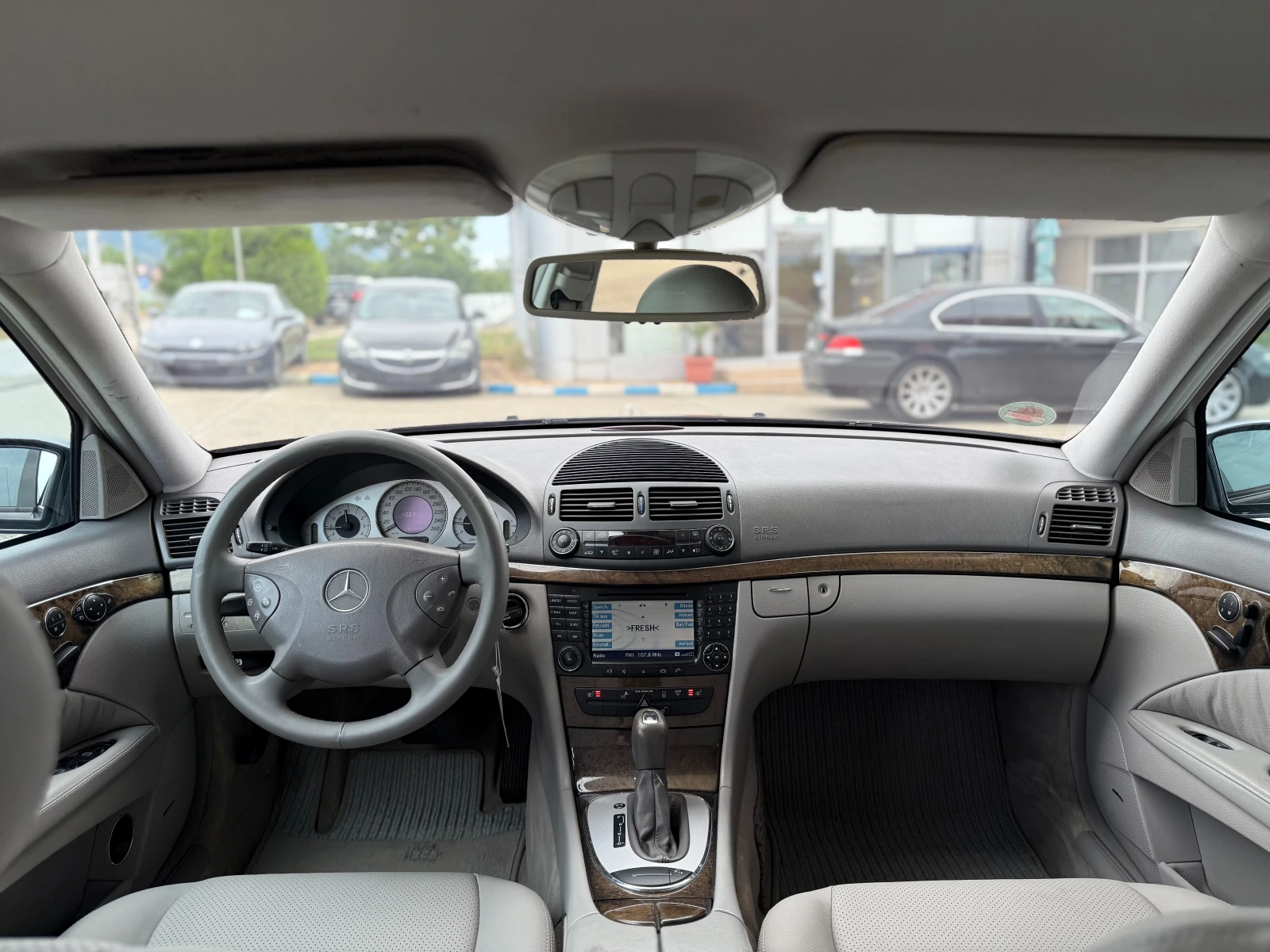 Mercedes-Benz E 320 HarmanKardon/Navi/Подгрев, снимка 12 - Автомобили и джипове - 55036580