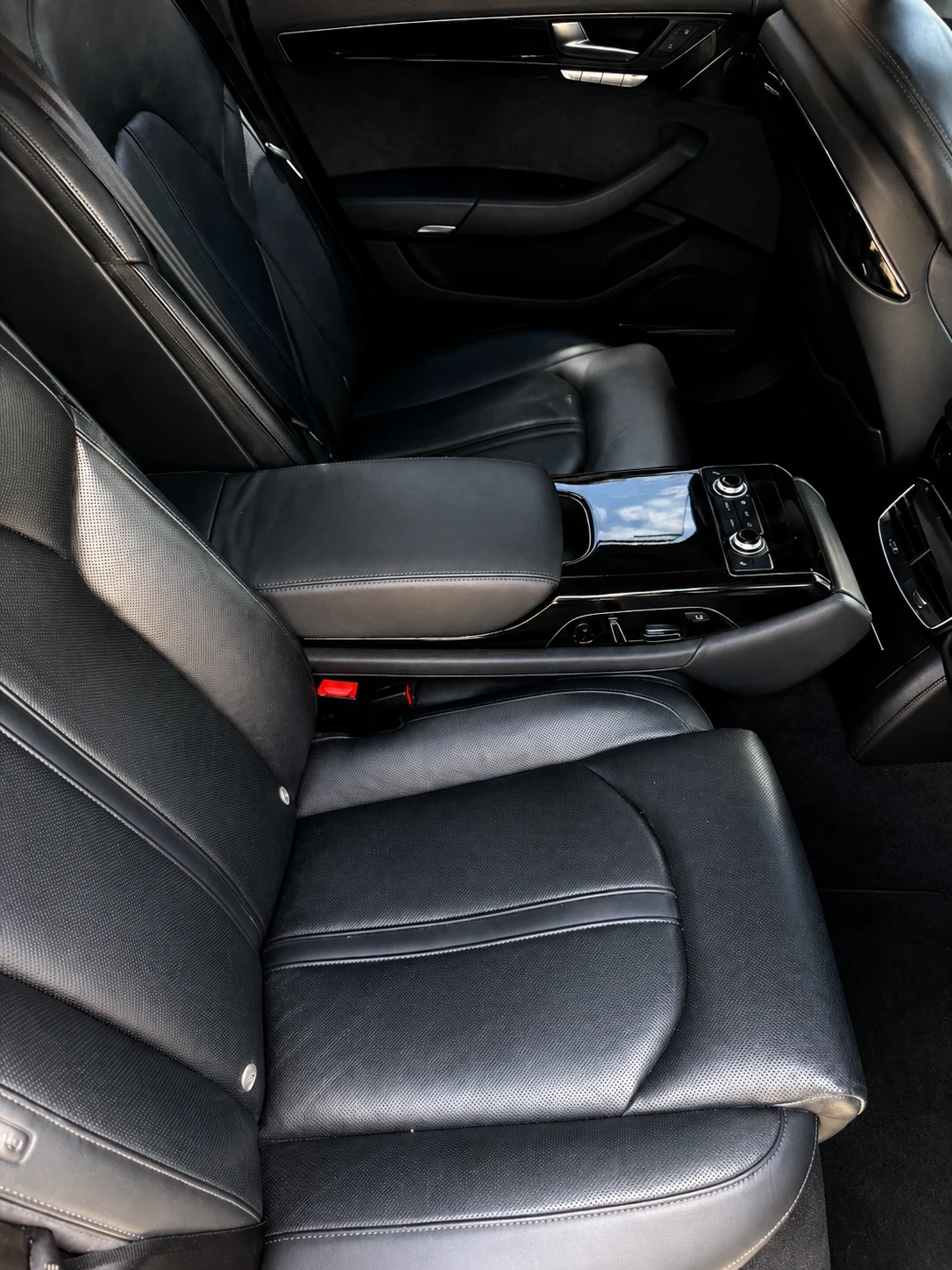 Audi A8, снимка 7 - Автомобили и джипове - 55421679