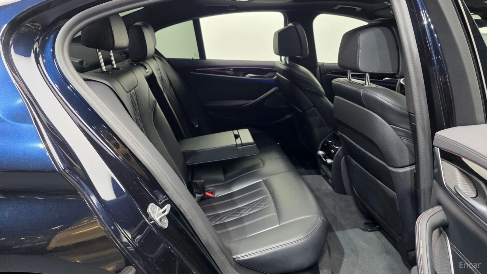 BMW 530 Xi* M-SPORT* ПОДГРЕВ* ОБДУХВАНЕ* 360* ШИБИДАХ* HUD, снимка 11 - Автомобили и джипове - 55485475