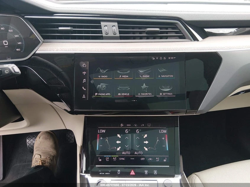 Audi E-Tron Premium Plus quattro, снимка 14 - Автомобили и джипове - 55611918