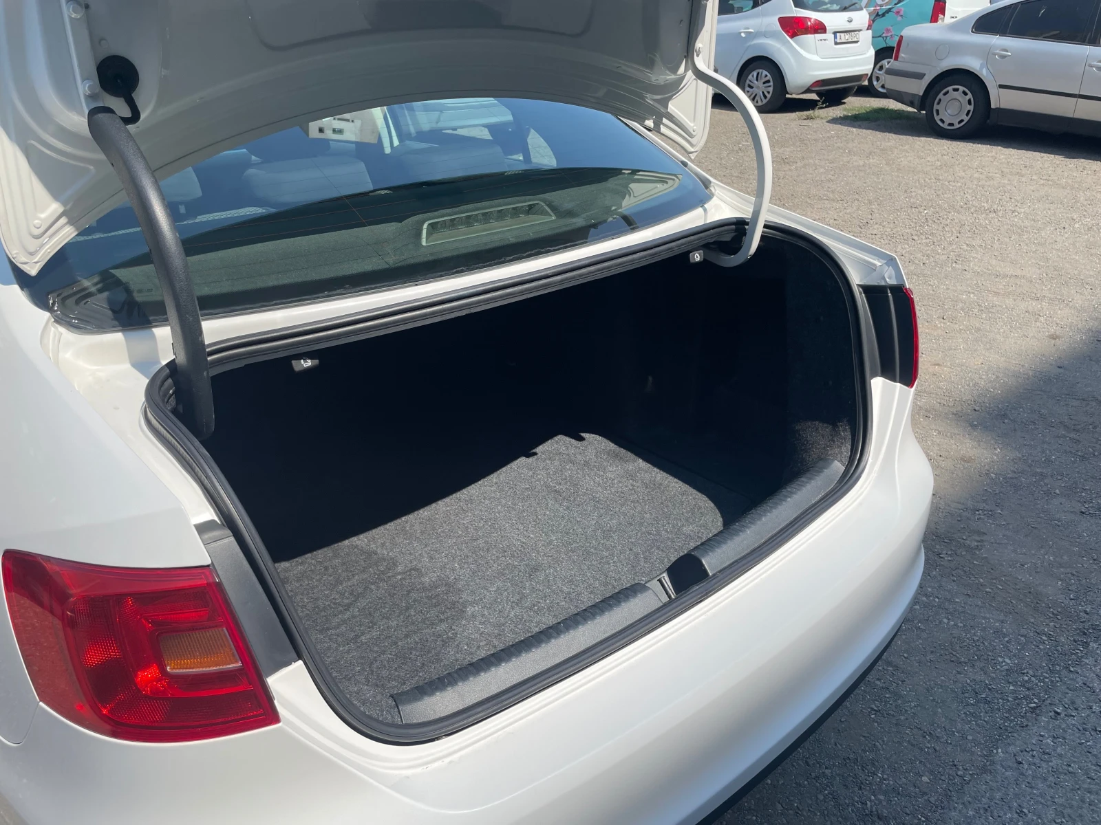 VW Jetta, снимка 8 - Автомобили и джипове - 55994310