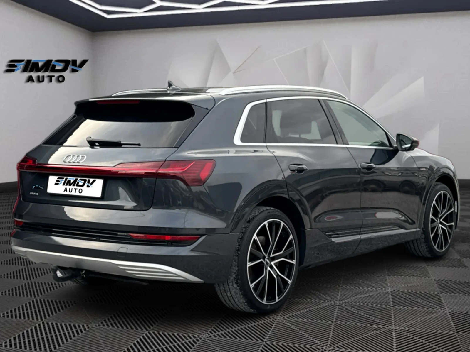 Audi E-Tron 55 95KWH HEAD-UP ОБДУХВАНЕ KEYLESSGO КАМЕРИ 360, снимка 2 - Автомобили и джипове - 56167124
