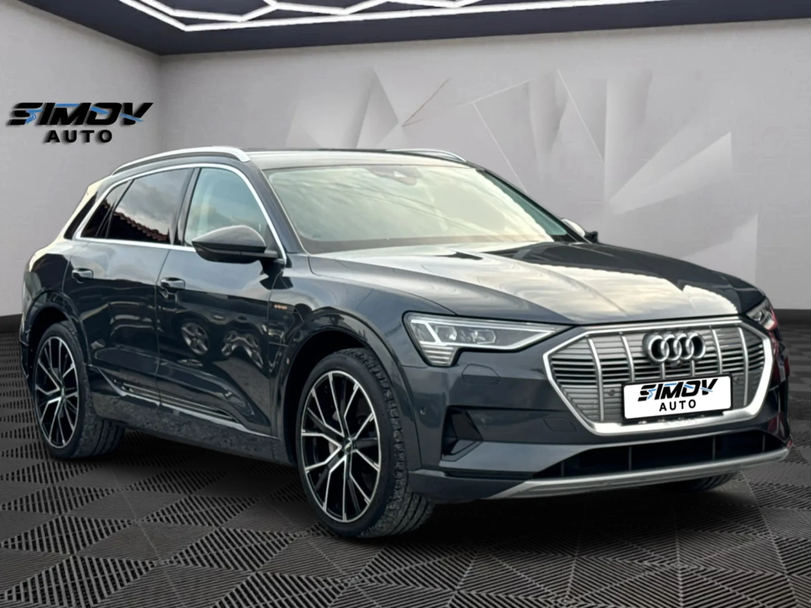 Audi E-Tron 55 95KWH HEAD-UP ОБДУХВАНЕ KEYLESSGO КАМЕРИ 360, снимка 3 - Автомобили и джипове - 56167124
