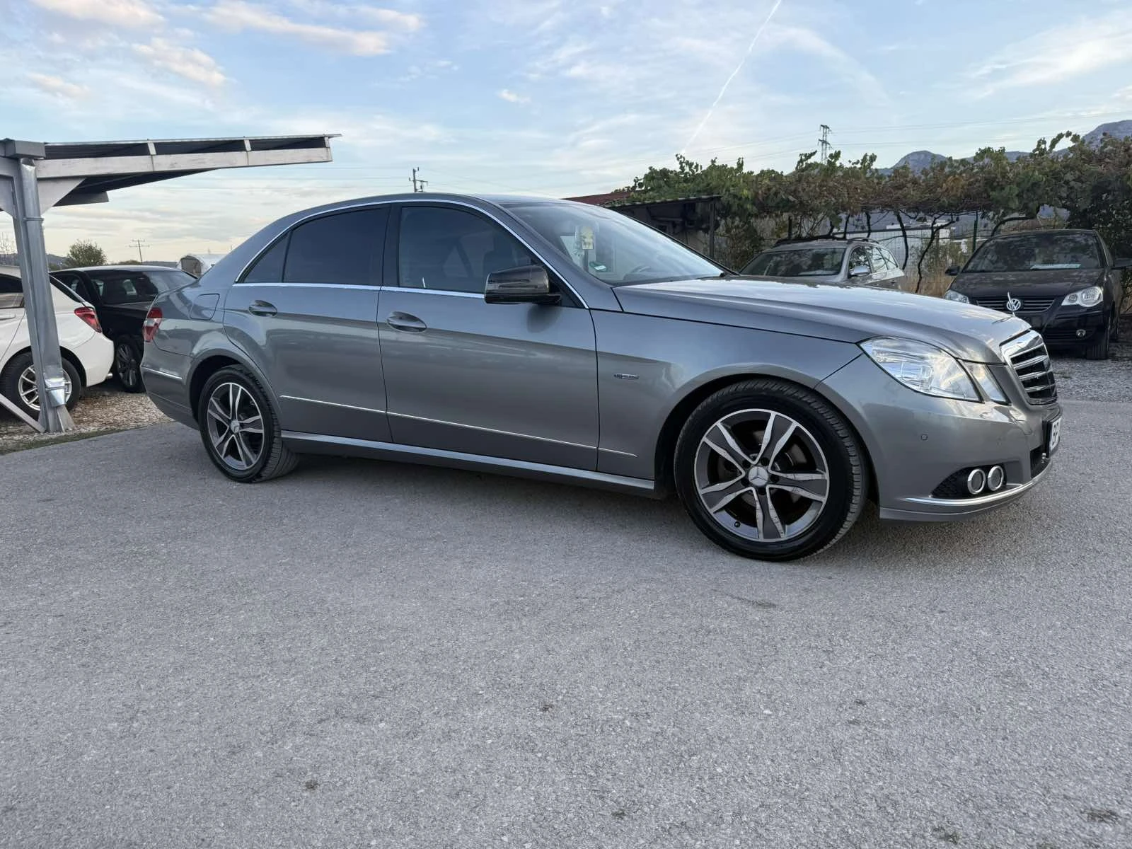 Mercedes-Benz E 220 2.2CDI AVTOMAT BLUE EFFICIENCY, снимка 4 - Автомобили и джипове - 56432669