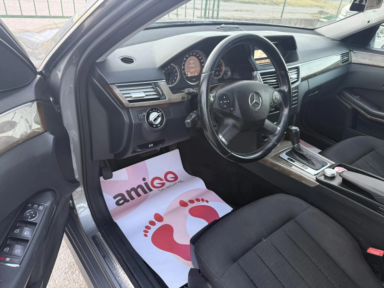Mercedes-Benz E 220 2.2CDI AVTOMAT BLUE EFFICIENCY, снимка 11 - Автомобили и джипове - 56432669