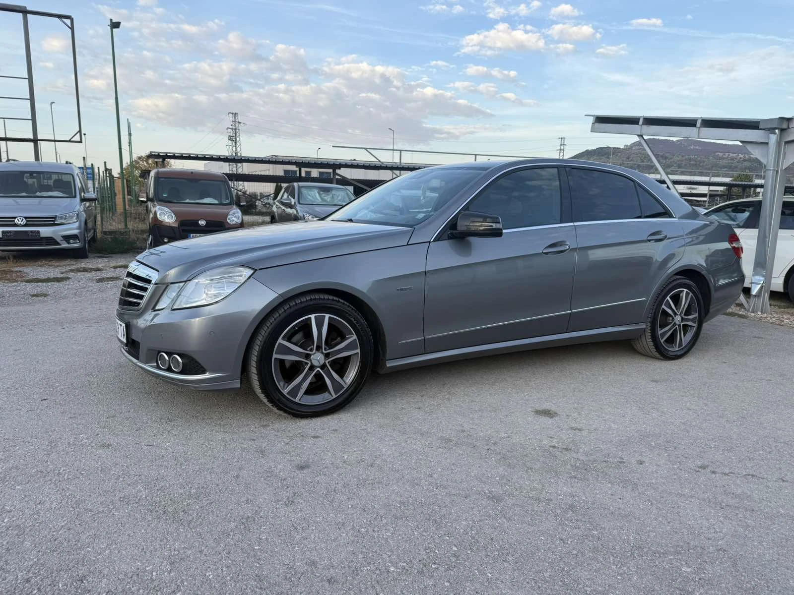 Mercedes-Benz E 220 2.2CDI AVTOMAT BLUE EFFICIENCY, снимка 2 - Автомобили и джипове - 56432669