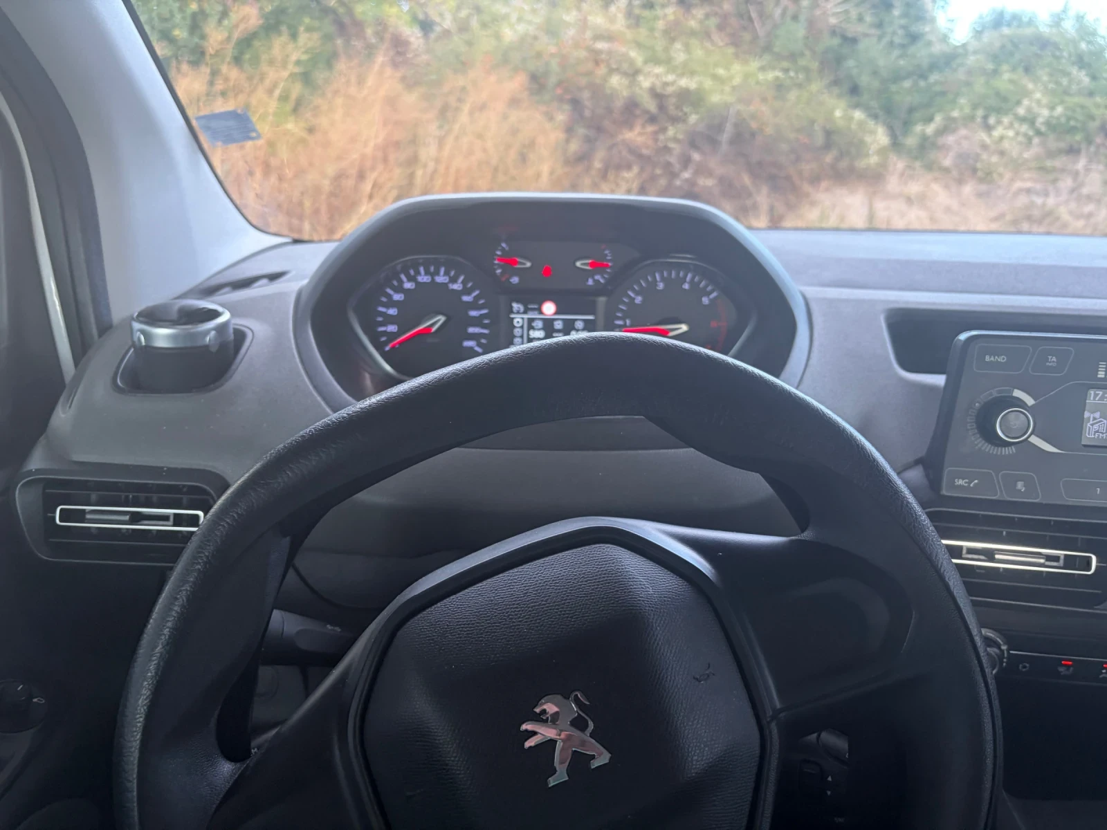 Peugeot Rifter, снимка 4 - Автомобили и джипове - 56446570