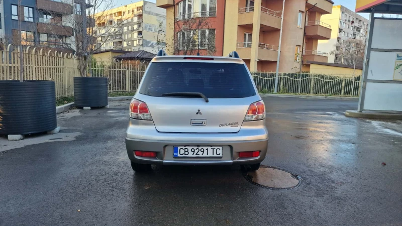 Mitsubishi Outlander, снимка 3 - Автомобили и джипове - 52867569