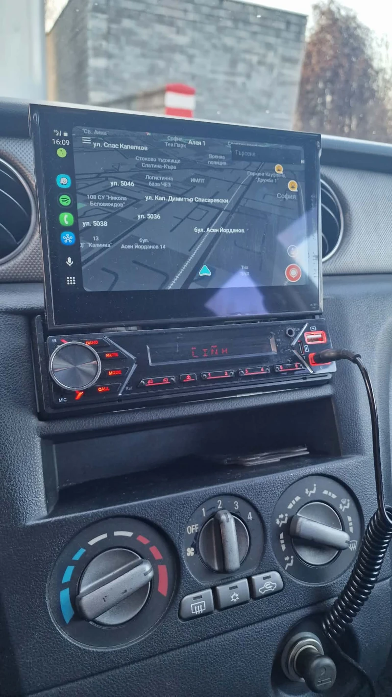 Mitsubishi Outlander, снимка 13 - Автомобили и джипове - 52867569