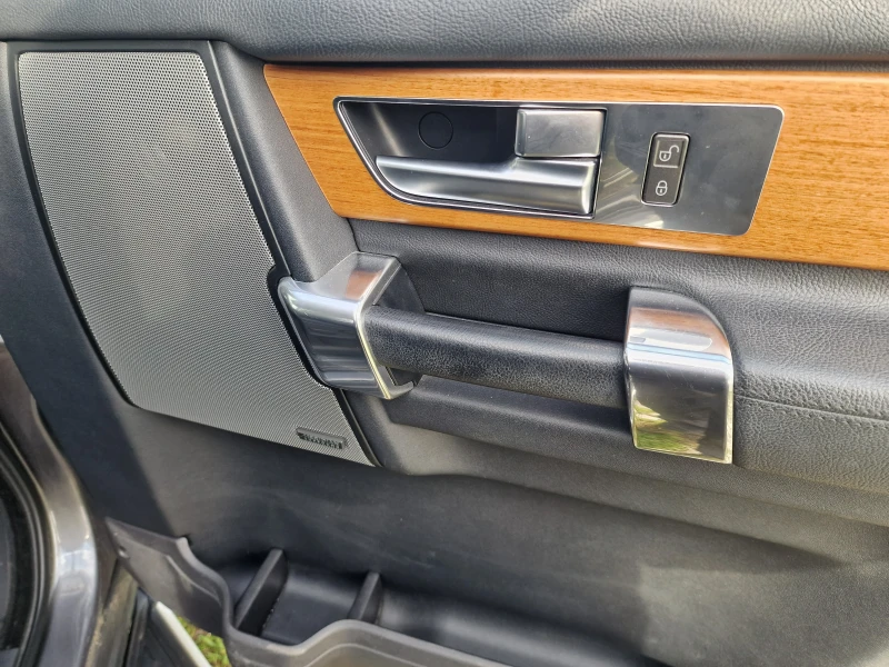 Land Rover Discovery IV, снимка 15 - Автомобили и джипове - 52875902