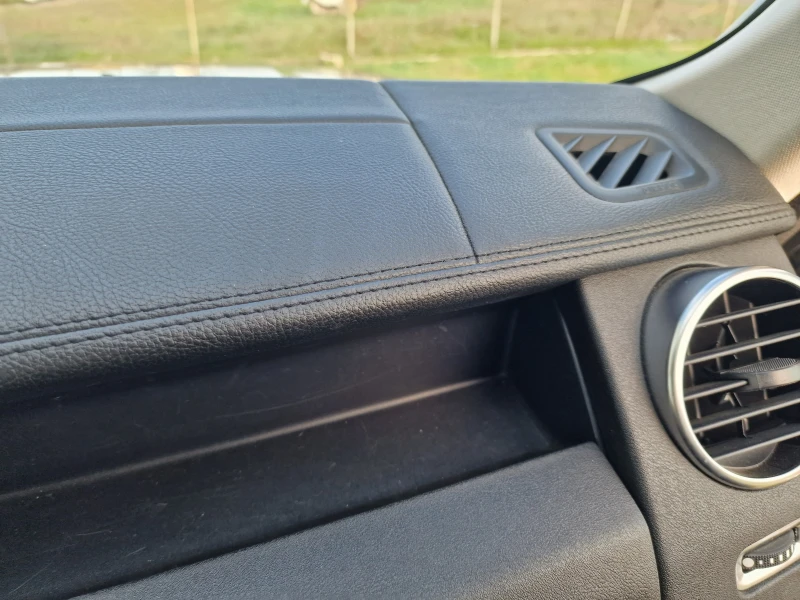 Land Rover Discovery IV, снимка 13 - Автомобили и джипове - 52875902