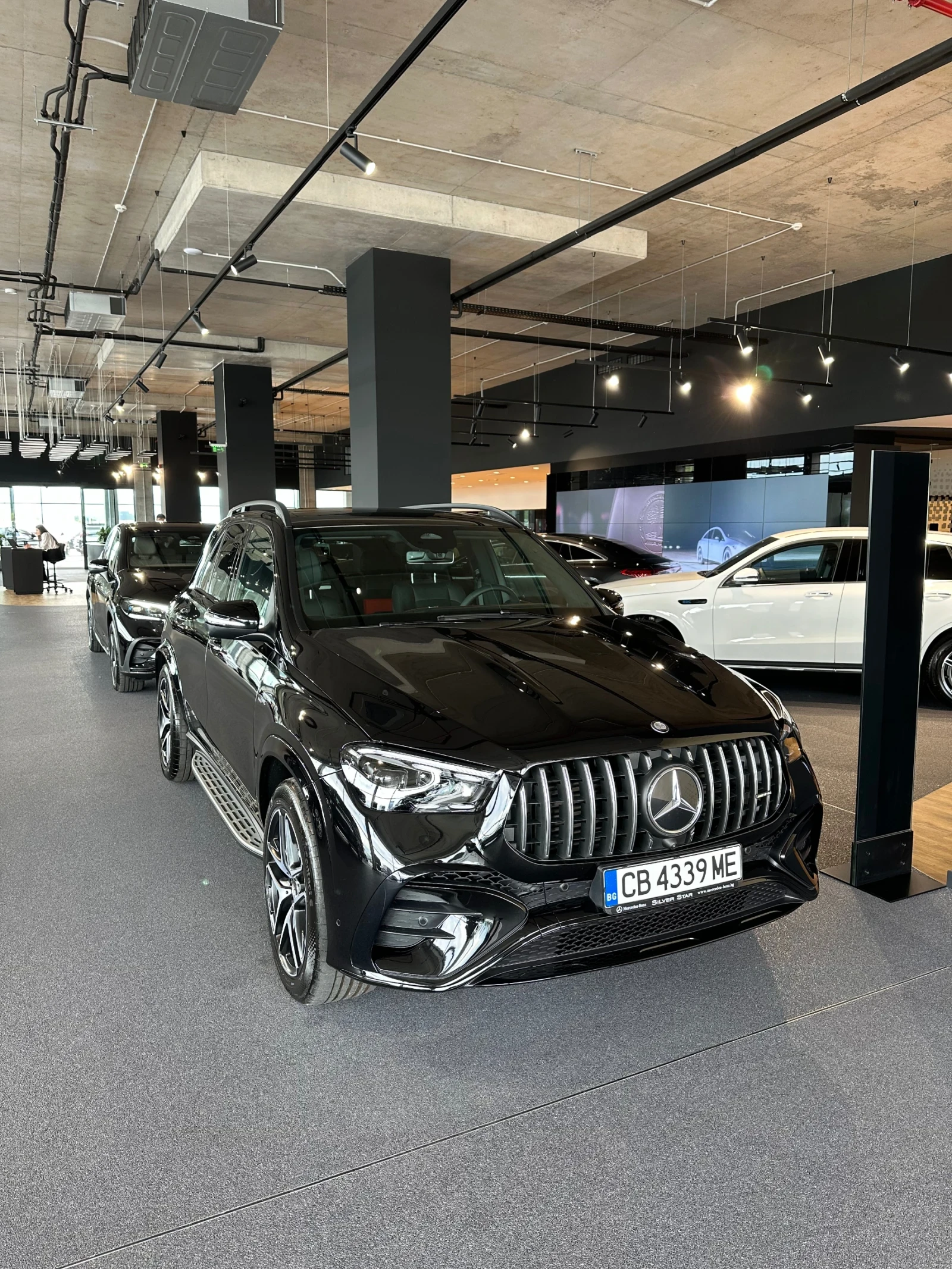 Mercedes-Benz GLE 53 4MATIC + PREMIUM PLUS/MASSAGE/NIGHT360/BURMESTER/PANORAMA - изображение 9