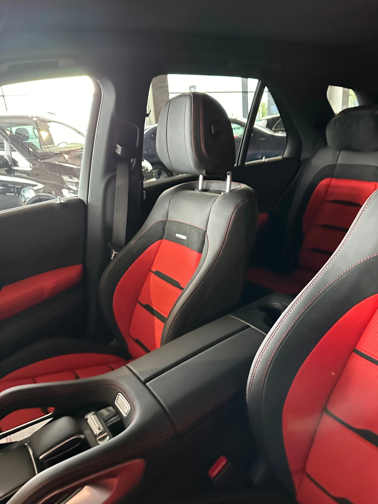 Mercedes-Benz GLE 53 4MATIC + PREMIUM PLUS/MASSAGE/NIGHT360/BURMESTER/PANORAMA - изображение 6