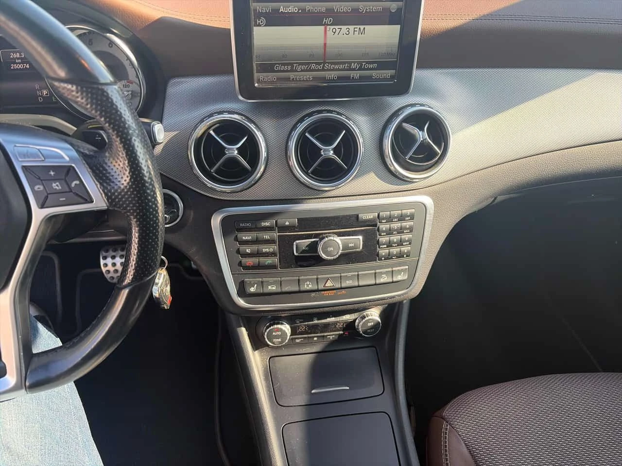 Mercedes-Benz GLA 250 * АВТОКРЕДИТ БЕЗ ПЪРВОНАЧАЛНА ВНОСКА* , снимка 9 - Автомобили и джипове - 54717566