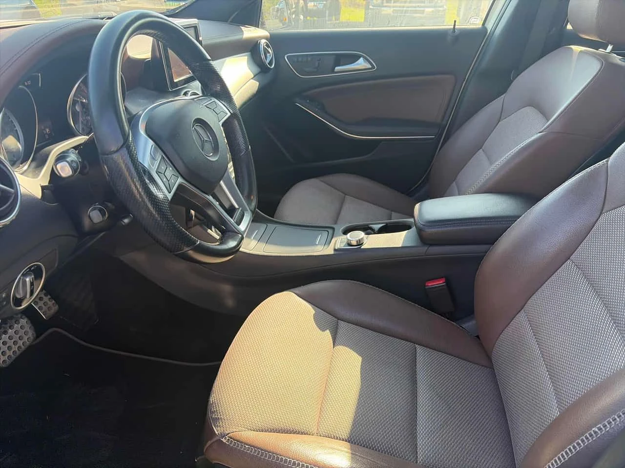 Mercedes-Benz GLA 250 * АВТОКРЕДИТ БЕЗ ПЪРВОНАЧАЛНА ВНОСКА* , снимка 5 - Автомобили и джипове - 54717566