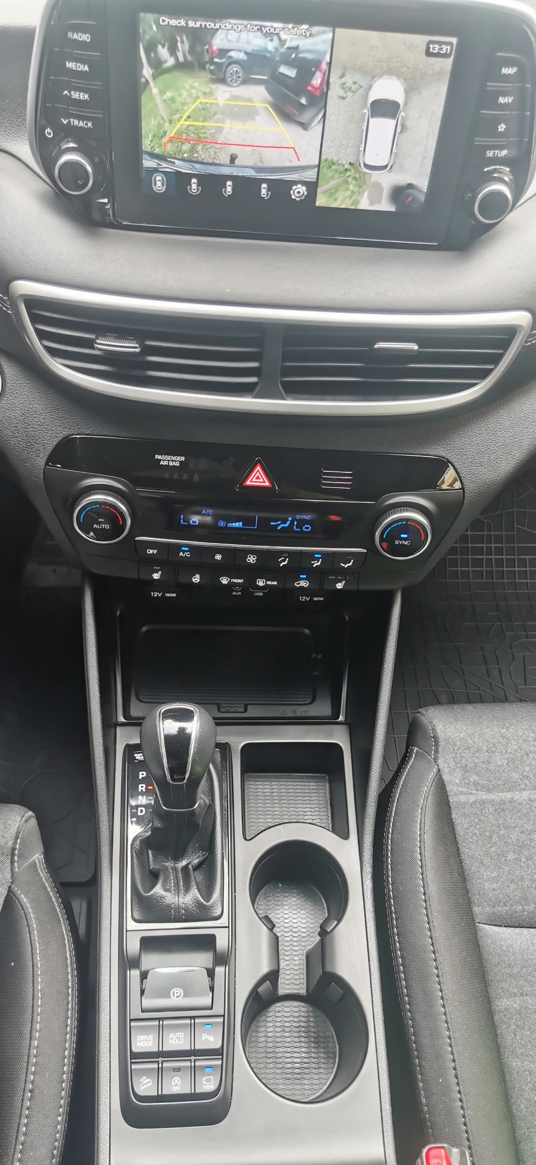 Hyundai Tucson 2.0CRDI PREMIUM, снимка 13 - Автомобили и джипове - 54892717