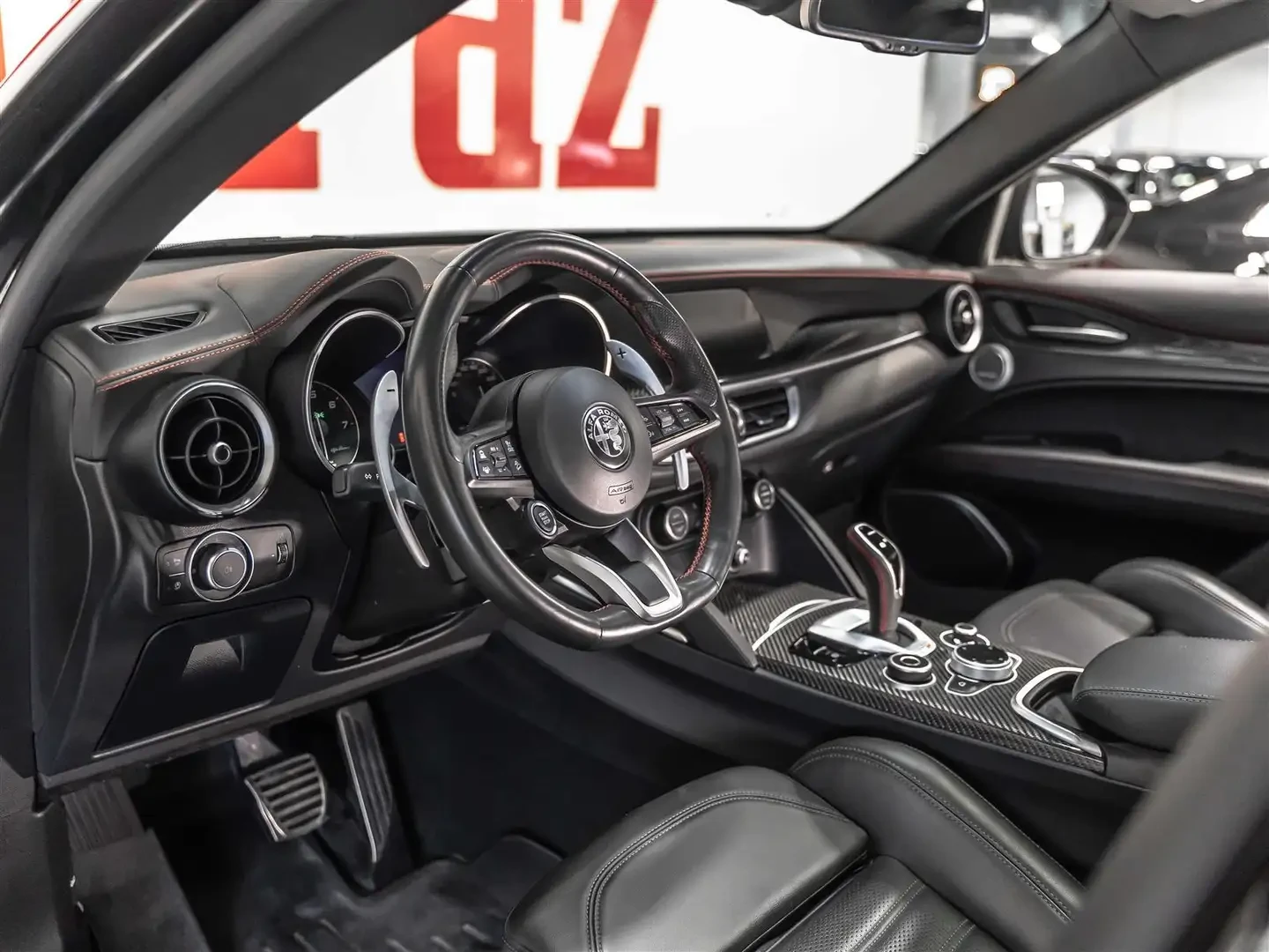 Alfa Romeo Stelvio Estrema| Q4| Carbon PKG| Harman Kardon, снимка 5 - Автомобили и джипове - 55194317