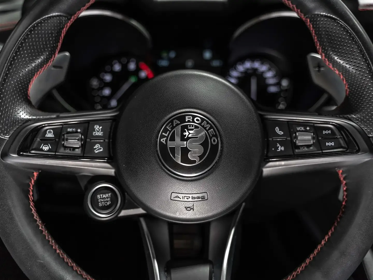 Alfa Romeo Stelvio Estrema| Q4| Carbon PKG| Harman Kardon, снимка 9 - Автомобили и джипове - 55194317