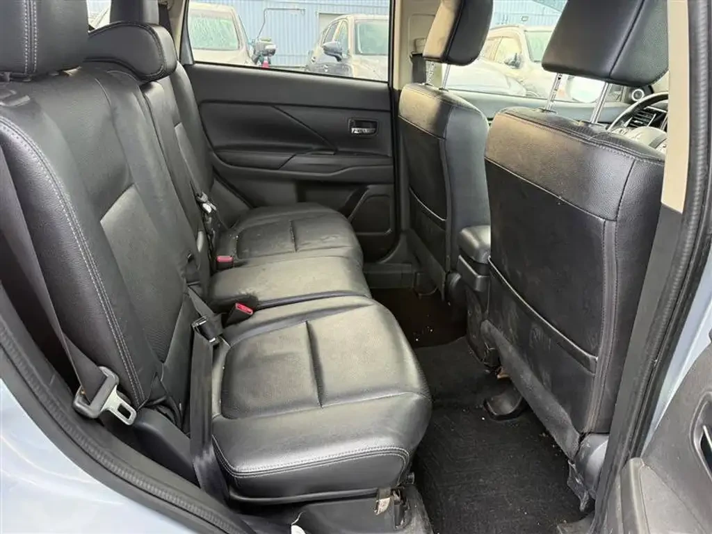 Mitsubishi Outlander GT* 3.0i* 6+ 1* 4X4* V6, снимка 10 - Автомобили и джипове - 55478977