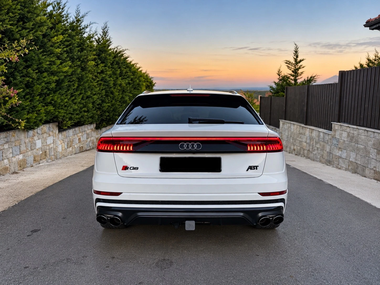 Audi SQ8 Pano#B&O#98km, снимка 4 - Автомобили и джипове - 56156275