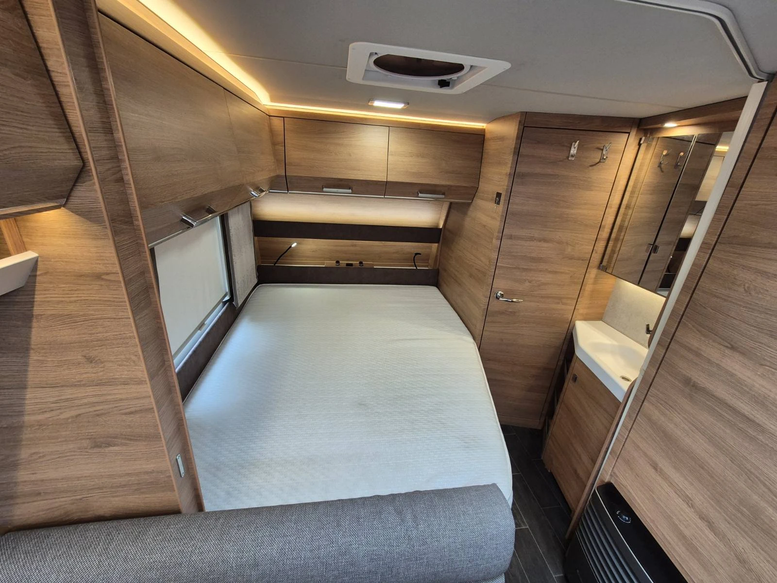 Каравана Tabbert Da Vinci 550 DM, снимка 11 - Каравани и кемпери - 54472443