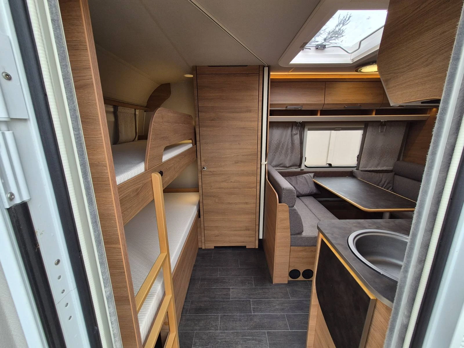 Каравана Tabbert Da Vinci 550 DM, снимка 8 - Каравани и кемпери - 54472443