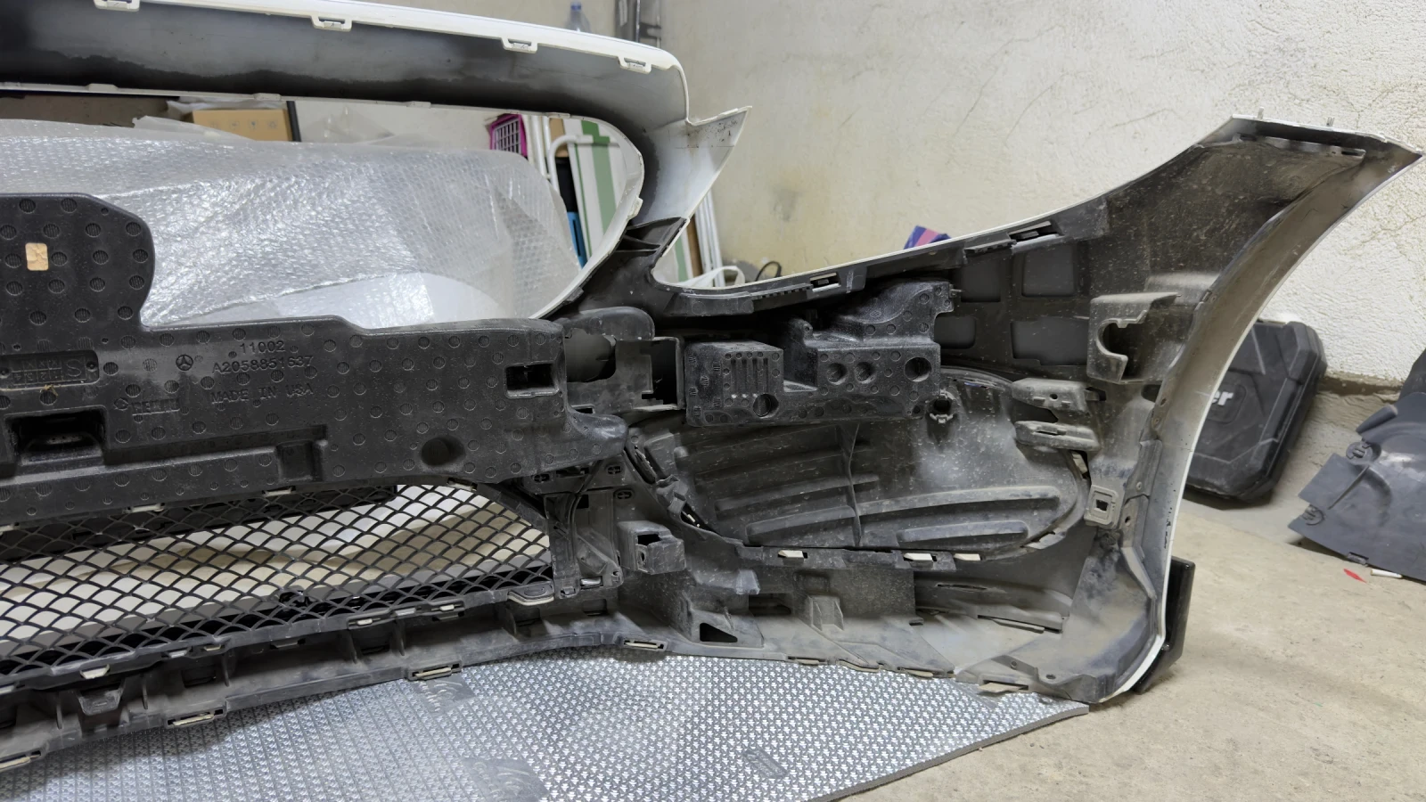 AMG оборудвана оригинална броня за W205 , снимка 7 - Части - 54998927