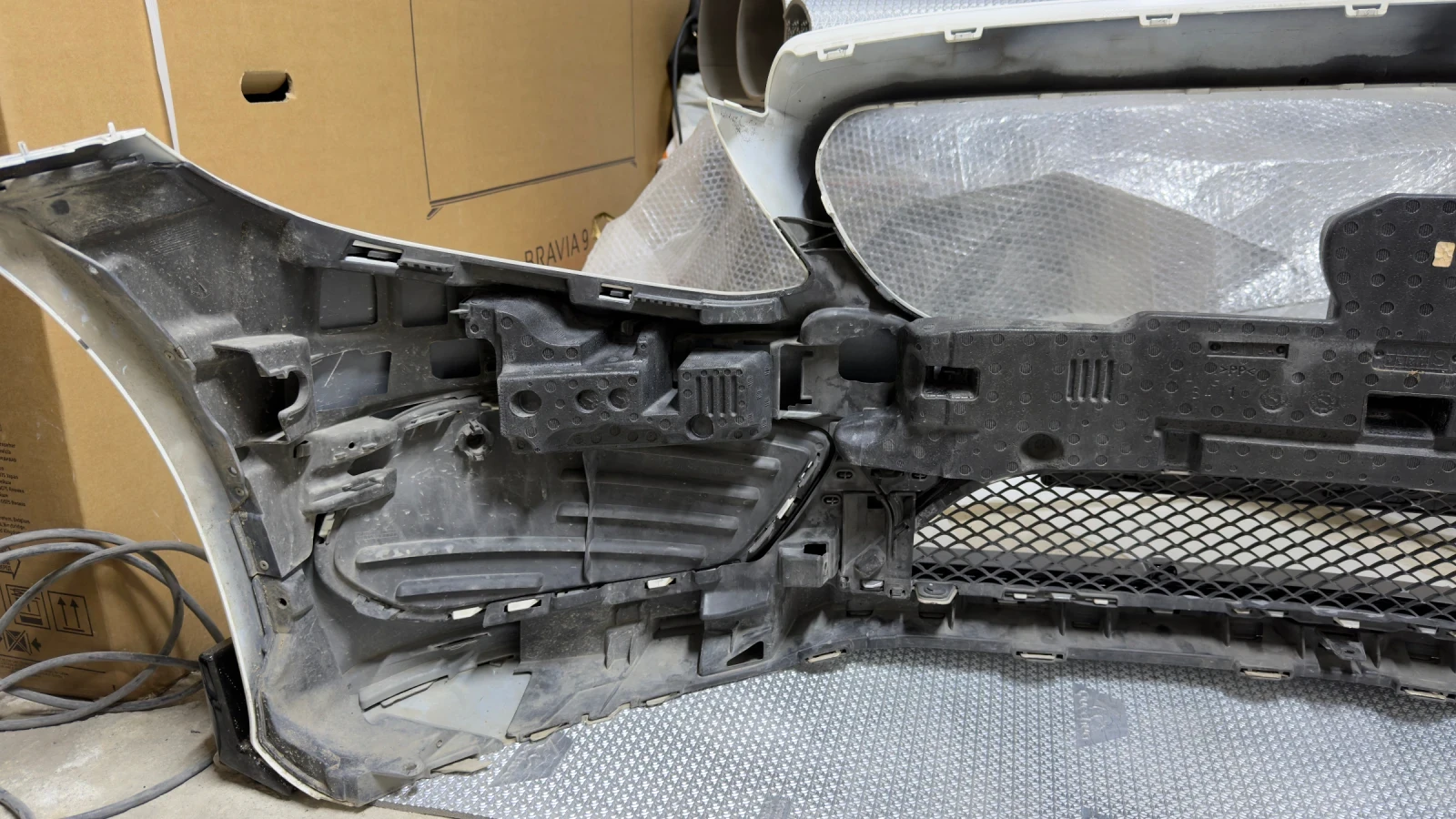 AMG оборудвана оригинална броня за W205 , снимка 9 - Части - 54998927