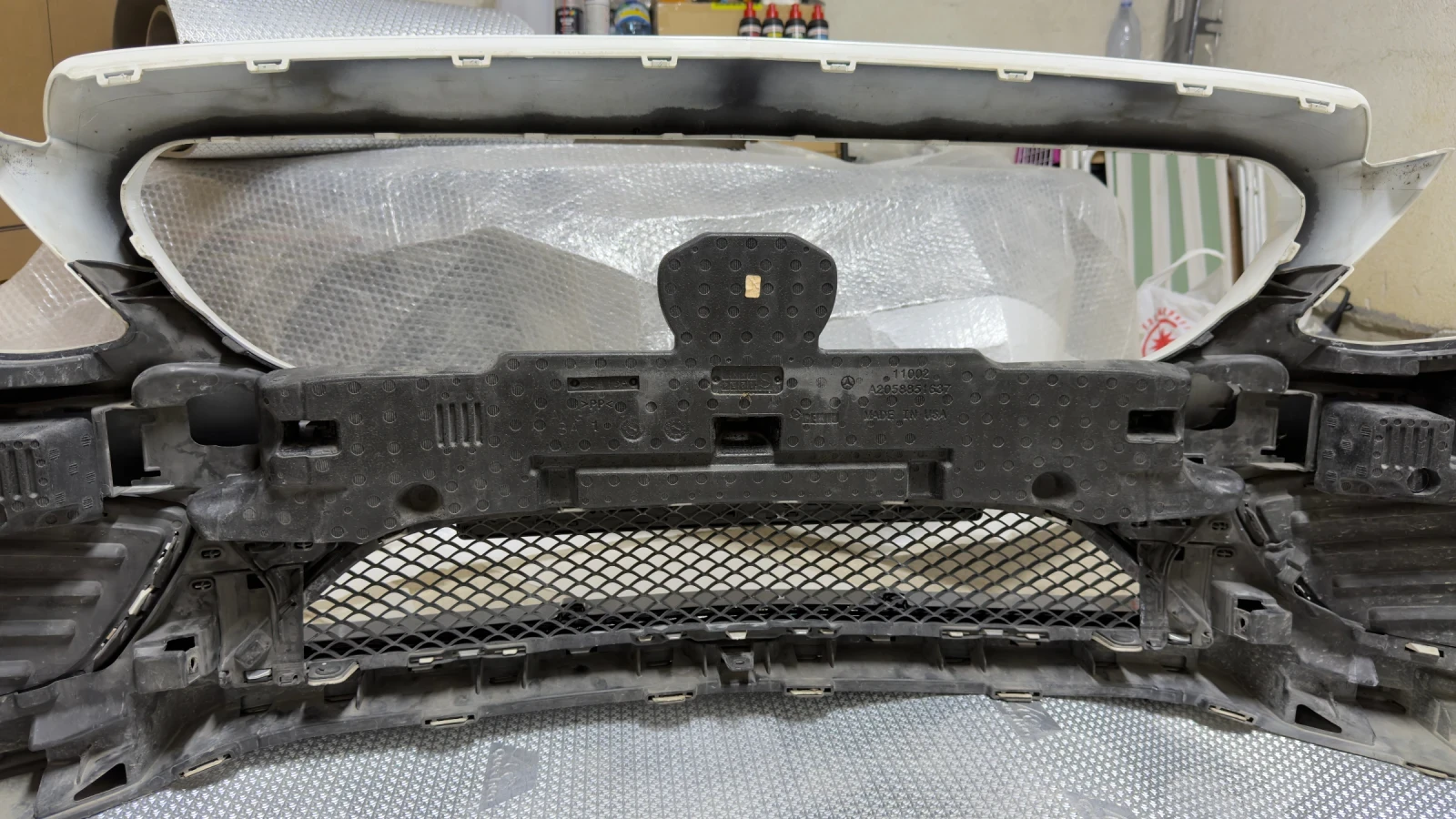 AMG оборудвана оригинална броня за W205 , снимка 8 - Части - 54998927