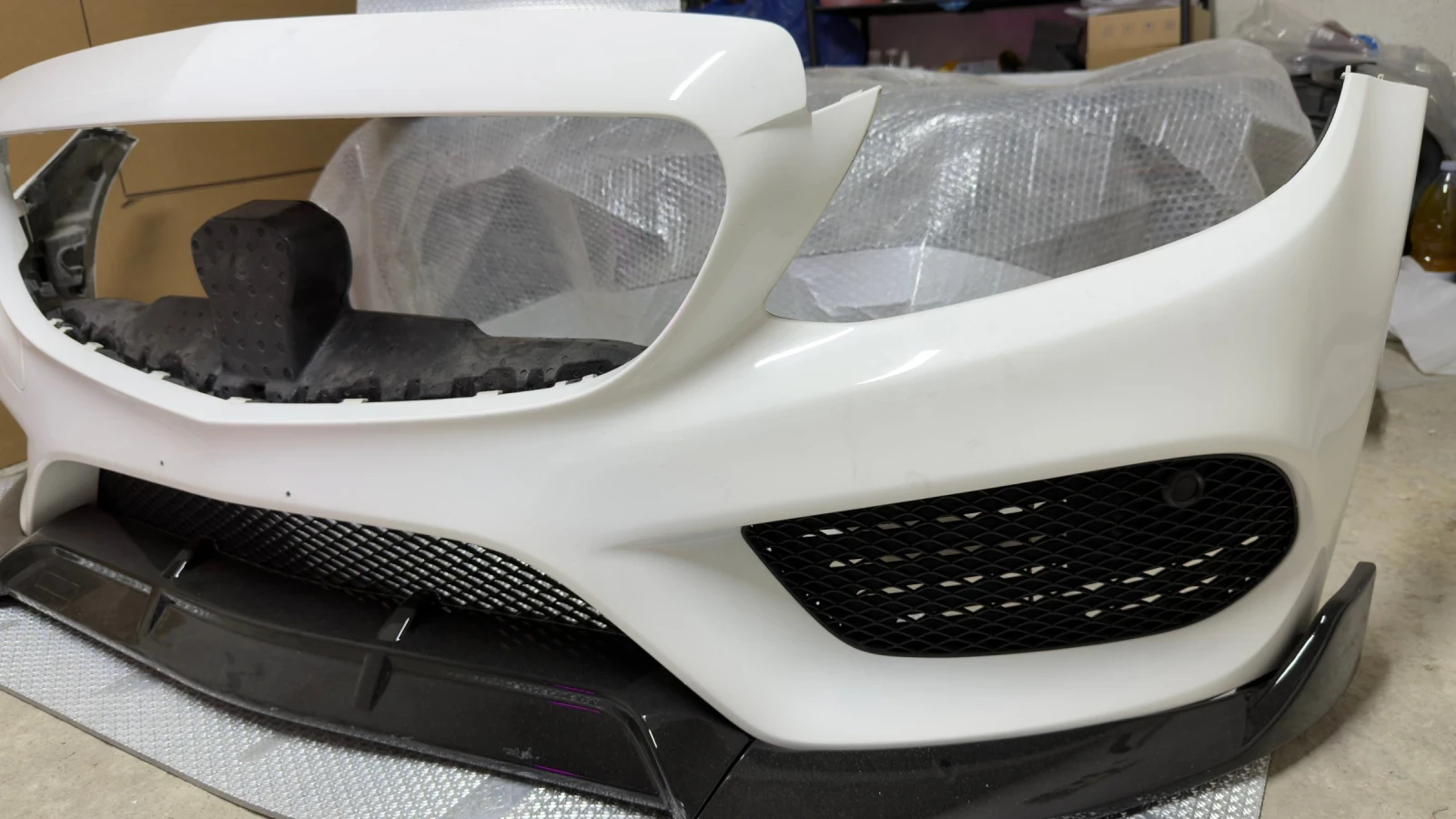 AMG оборудвана оригинална броня за W205 , снимка 4 - Части - 54998927