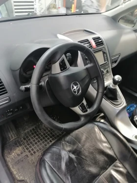 Toyota Auris, снимка 1