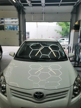 Toyota Auris, снимка 2