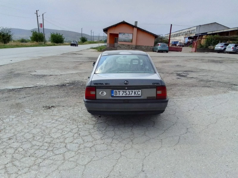 Opel Vectra, снимка 2 - Автомобили и джипове - 47257543