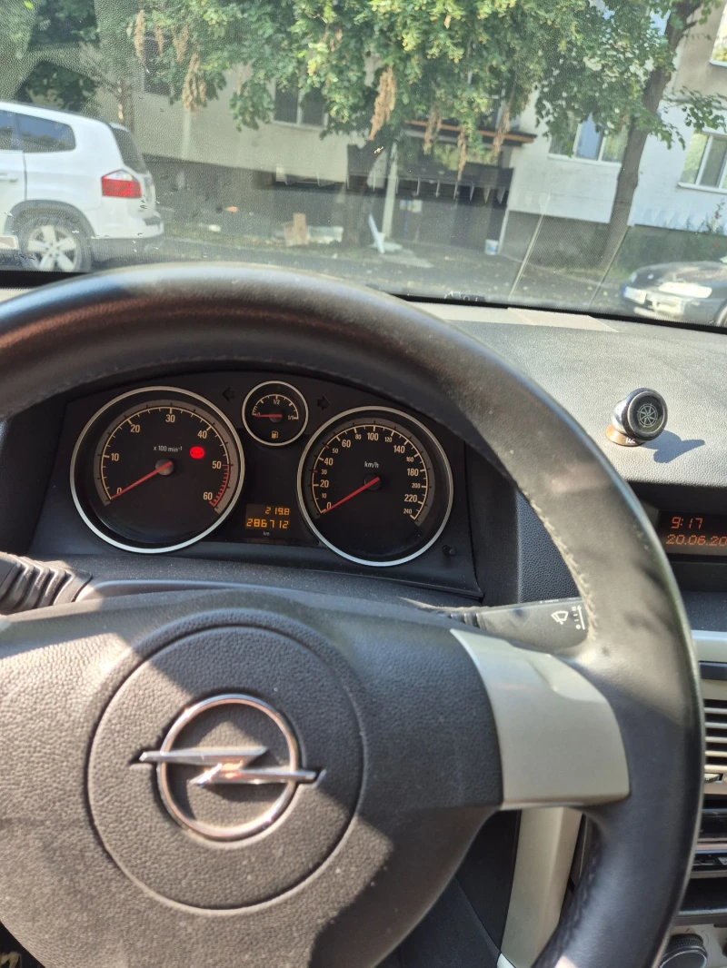Opel Astra, снимка 4 - Автомобили и джипове - 52378713