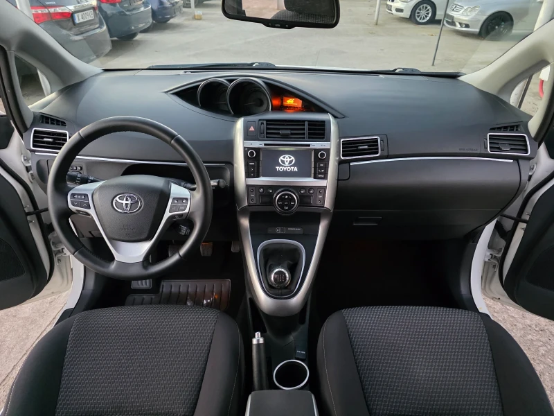 Toyota Verso 1.6 VVTI EVRO 6 Камера Navi HandsFree, снимка 12 - Автомобили и джипове - 52440920