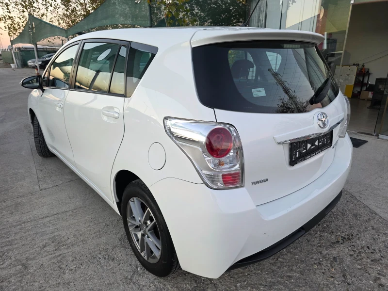 Toyota Verso 1.6 VVTI EVRO 6 Камера Navi HandsFree, снимка 2 - Автомобили и джипове - 52440920